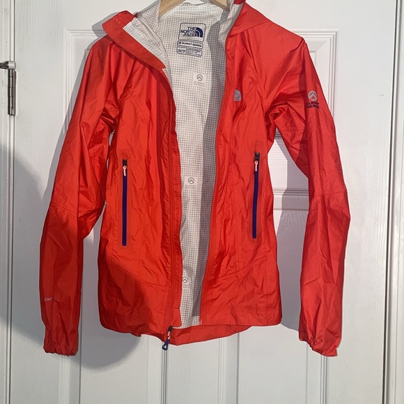 The North Face Summit Series Radiant Orange Lightweight Jacket - Picture 2 of 6